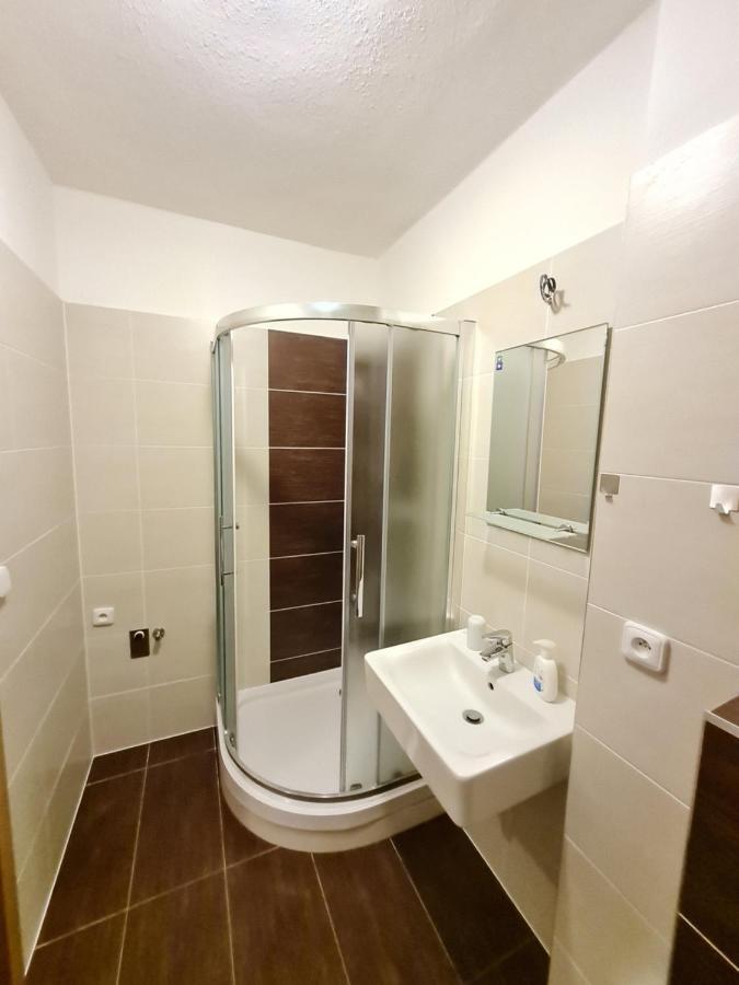 Apartman Na Kraji Lesa Všemina Exterior foto
