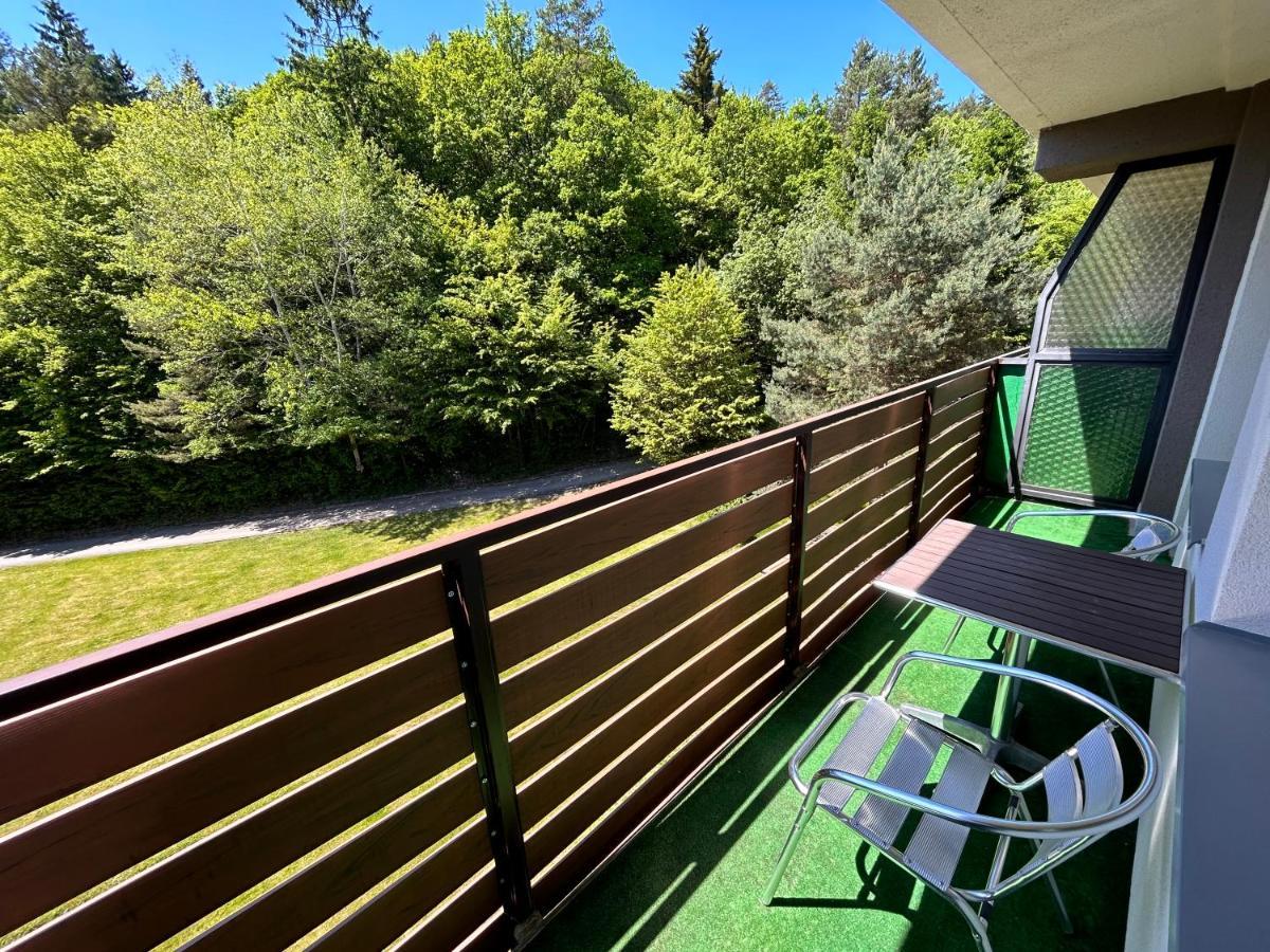 Apartman Na Kraji Lesa Všemina Exterior foto